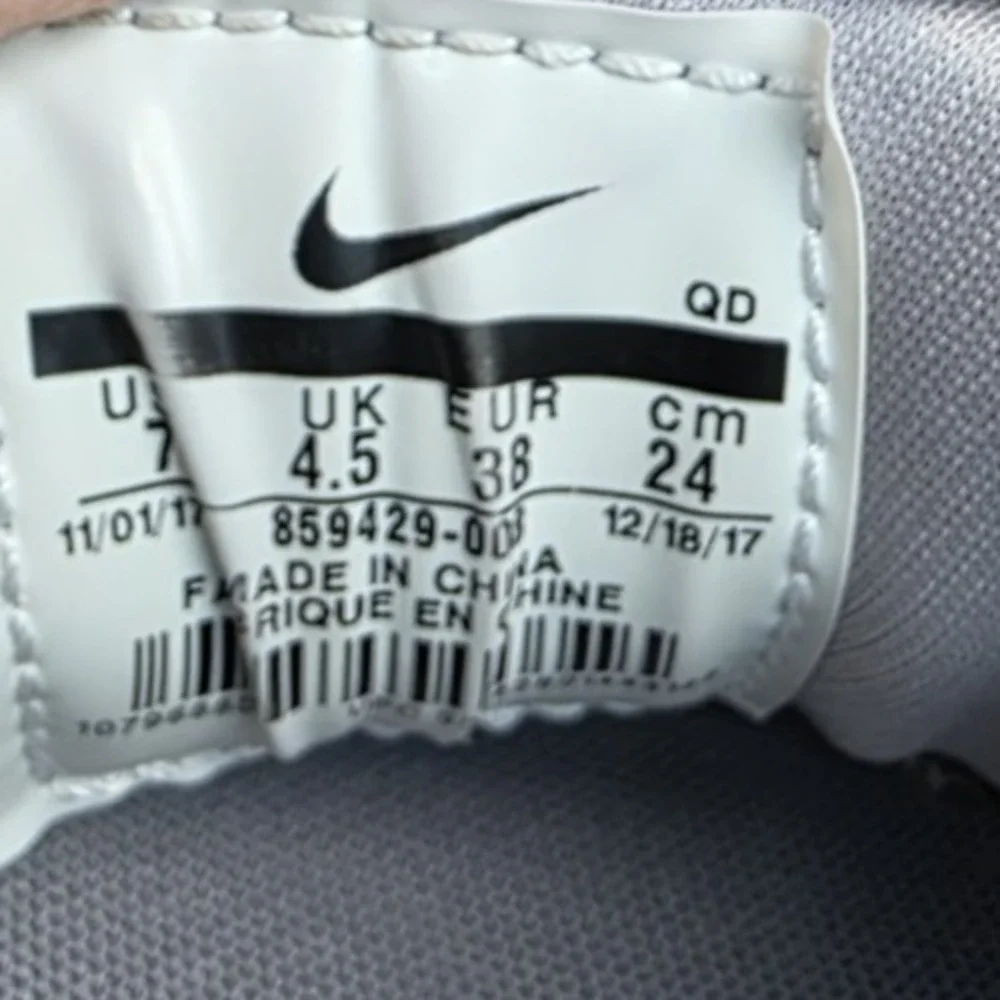 Nike AIR Huarache (Sz 7) SE Women's Running Shoes Atmosphere Grey 859429-008